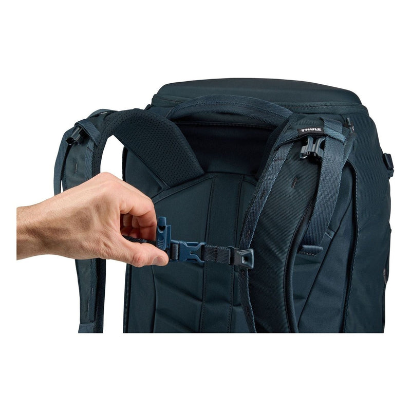 Thule Landmark 70L travel pack darkest blue Thule - Bars 4 Cars