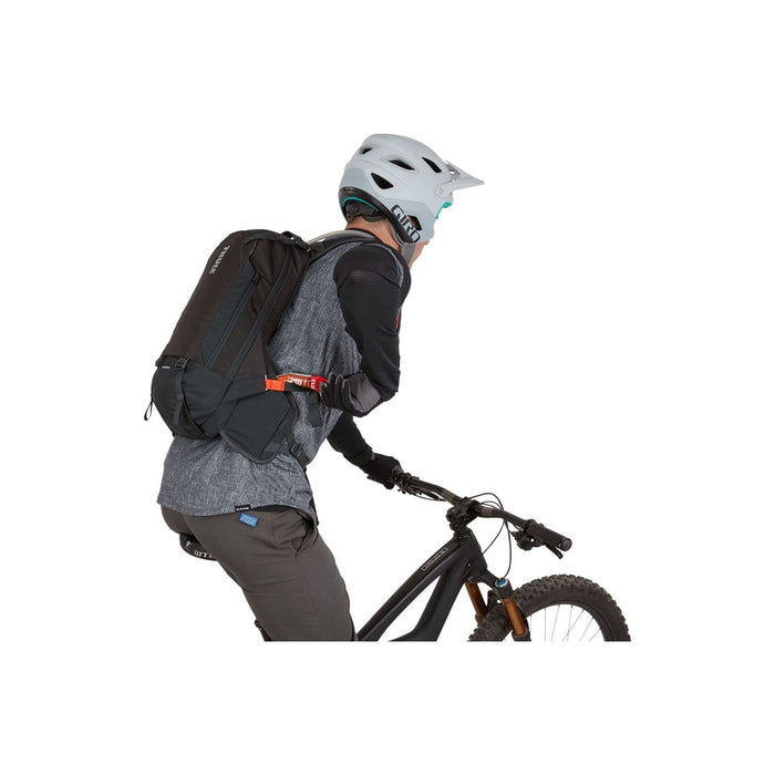 Thule Rail Pro hydration pack 12L Obsidian Grey Hydration Pack Thule - Bars 4 Cars