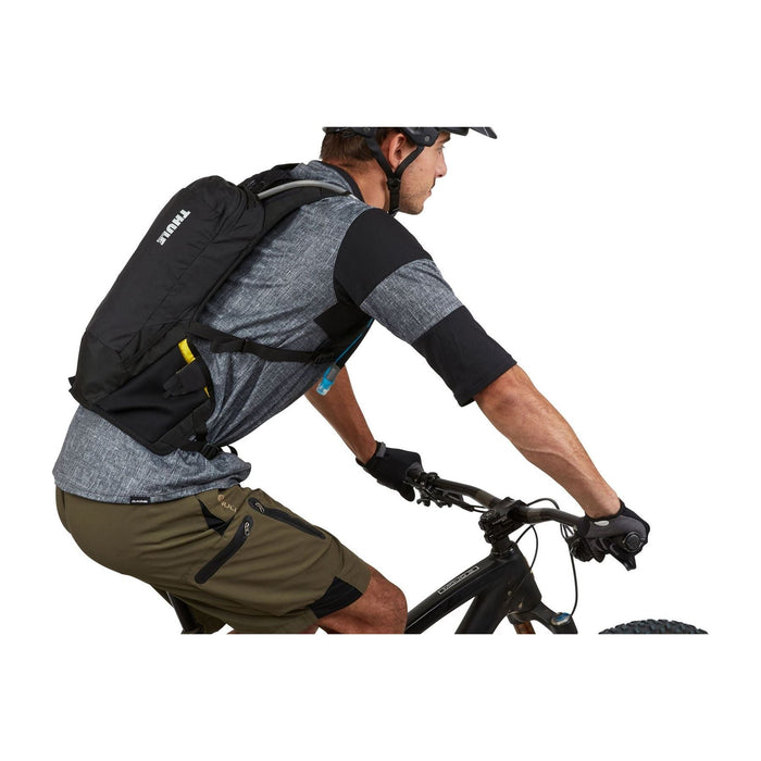 Thule Vital 6L Black Hydration Pack Thule - Bars 4 Cars