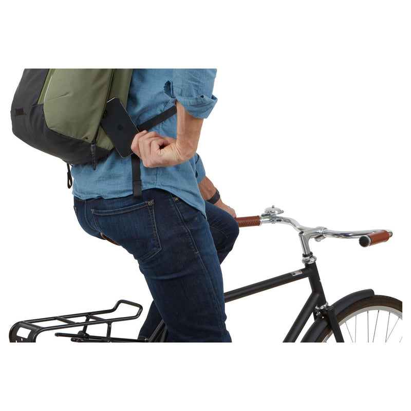 Thule Paramount Commuter Rucksack 27L Olivine Green Cycling Backpack Thule - Bars 4 Cars