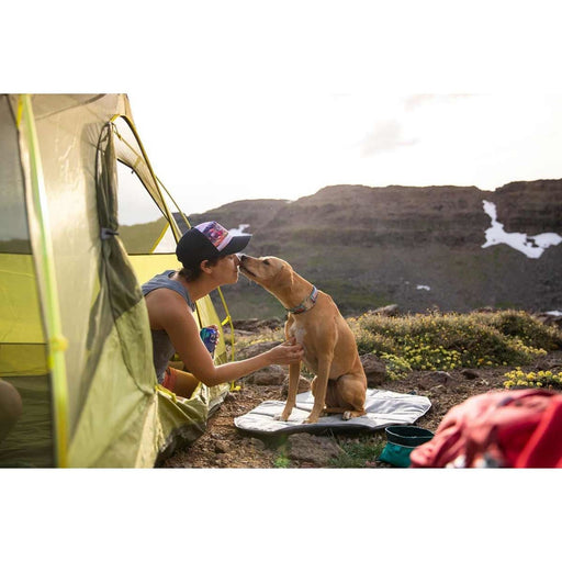 Ruffwear Highlands Dog Pad in Cloudburst Grey (Medium) Ruffwear - Bars 4 Cars