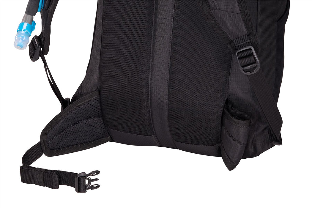 Thule AllTrail hydration pack 22L black Thule - Bars 4 Cars